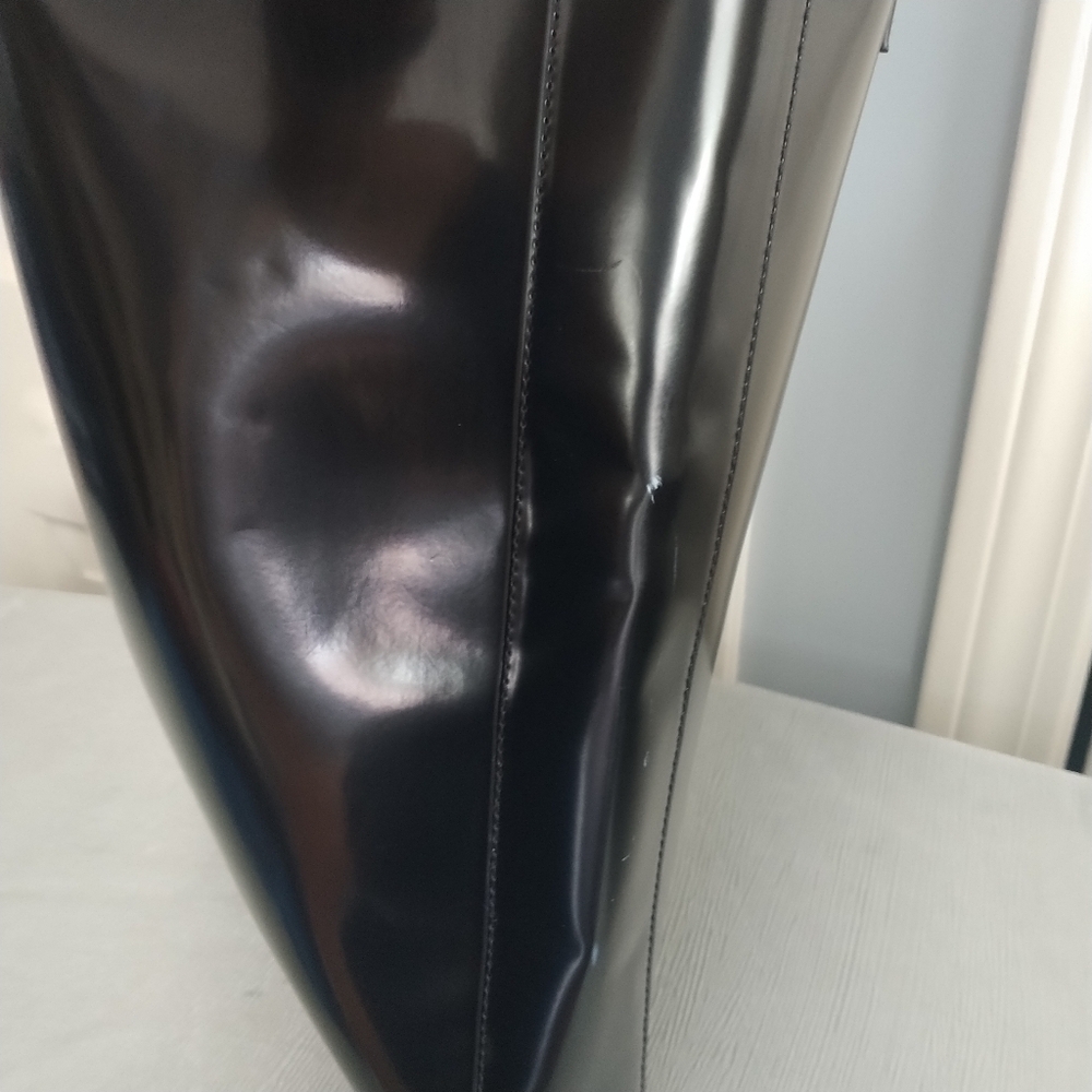 Givenchy Parfums Black Patent Tote Bag - Picture 4 of 11